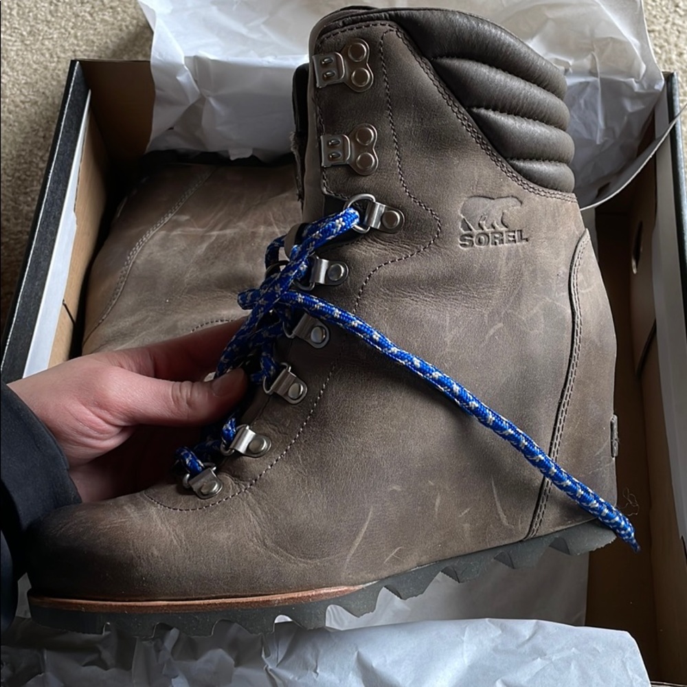 Sorel conquest wedge size 8, kettle aviation